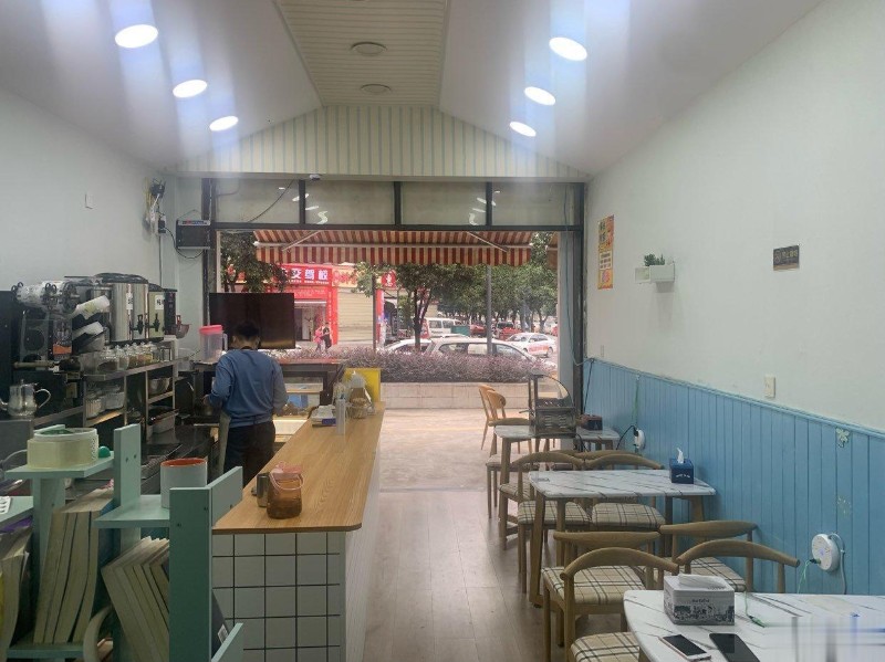 轉(zhuǎn)讓西河西江東路商業(yè)街店鋪31平方餐飲美食冷飲甜品店